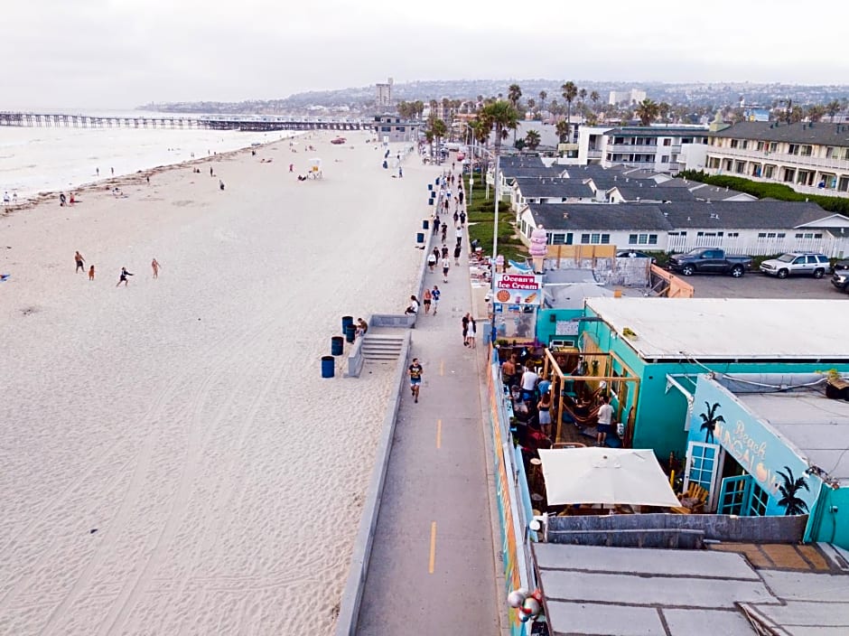 ITH Beach Bungalow Surf Hostel San Diego