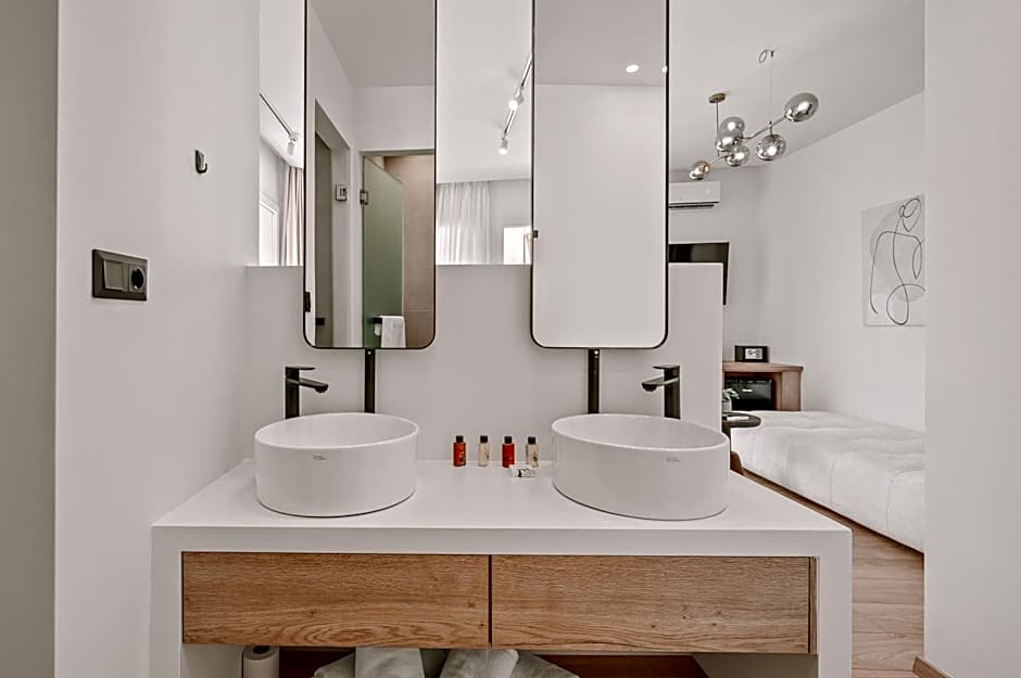 Plānis Str Urban Suites by Semavί