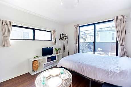 Base Hanegi Apartment