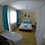 Almena Hotel