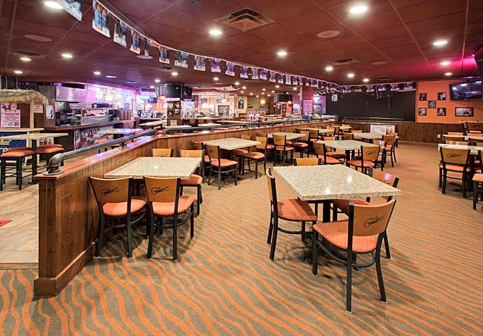 DoubleTree by Hilton Austin, MN