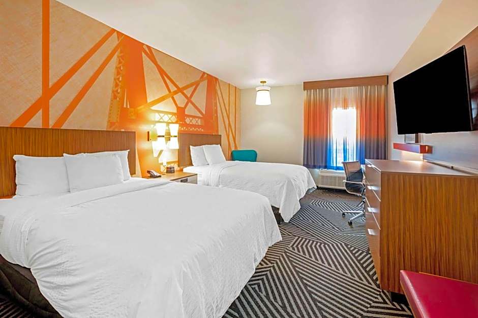 La Quinta Inn & Suites by Wyndham Waco Downtown - Baylor