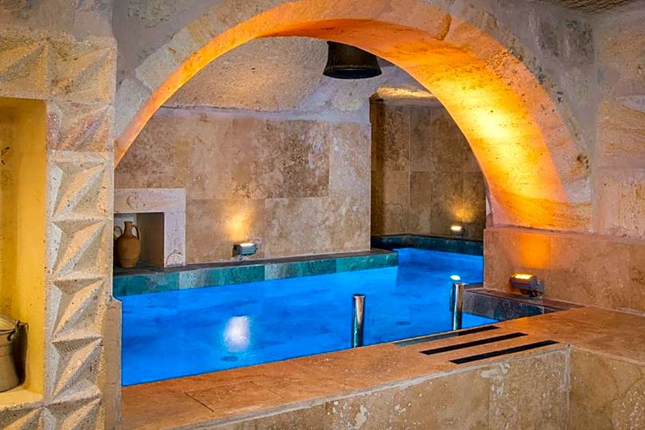 Cappa Via Cave Hotel