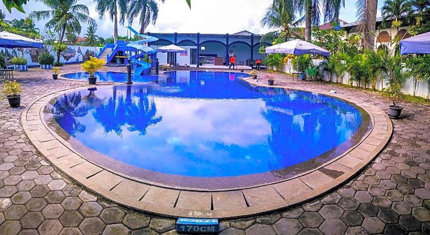 Mahkota Hotel Genteng