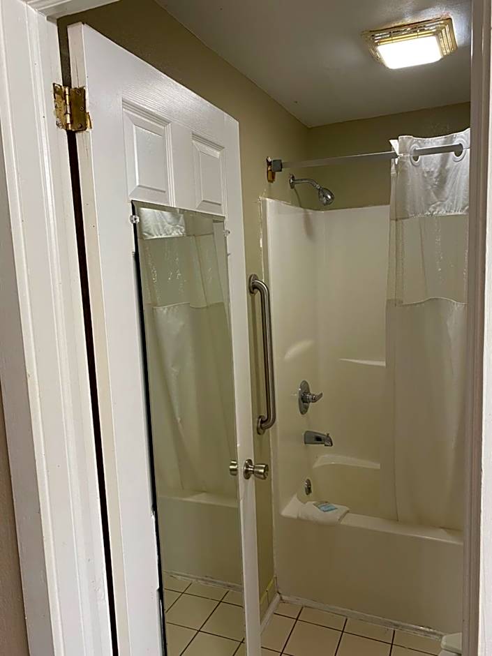 Atlantic Shores Inn and Suites