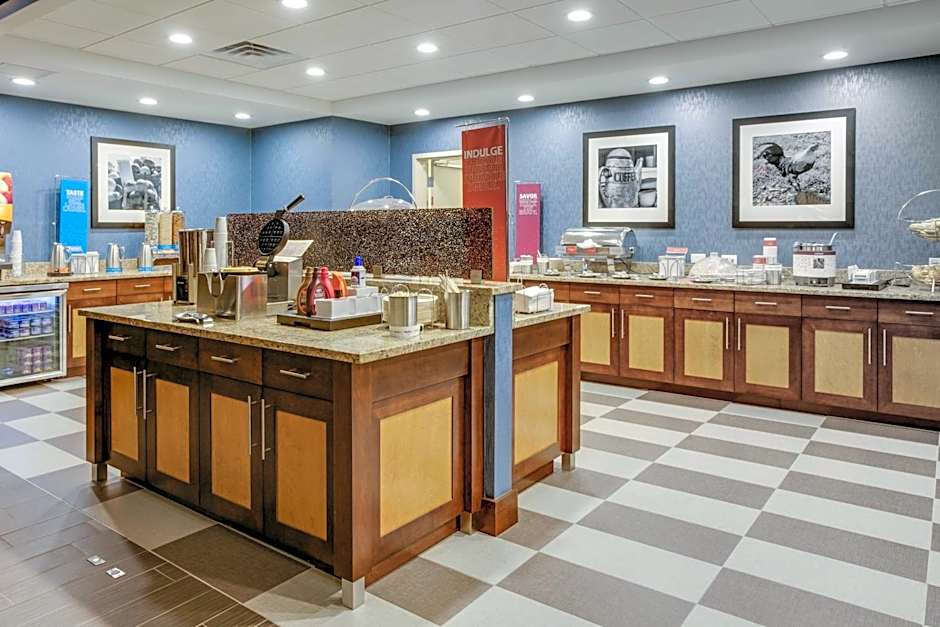 Hampton Inn By Hilton & Suites Philadelphia/Bensalem