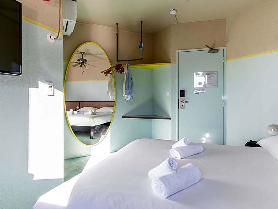 ibis Styles Pont du Gard Route d'Avignon