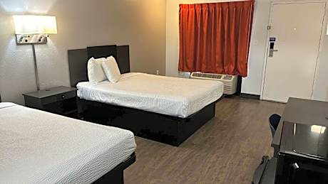 Queen Room with Two Queen Beds - Smoking