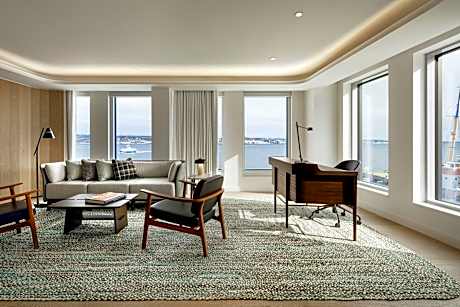 Executive Thrumcap Suite, 1 Bedroom Suite, 1 King, Water View