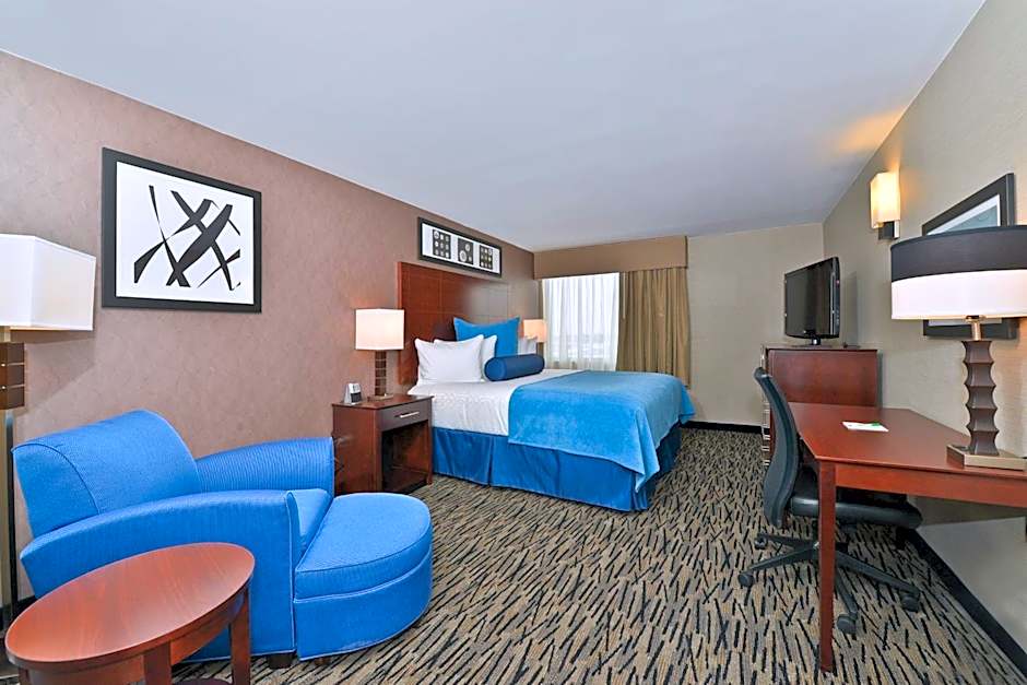 Wyndham Garden Elk Grove Village / O'Hare