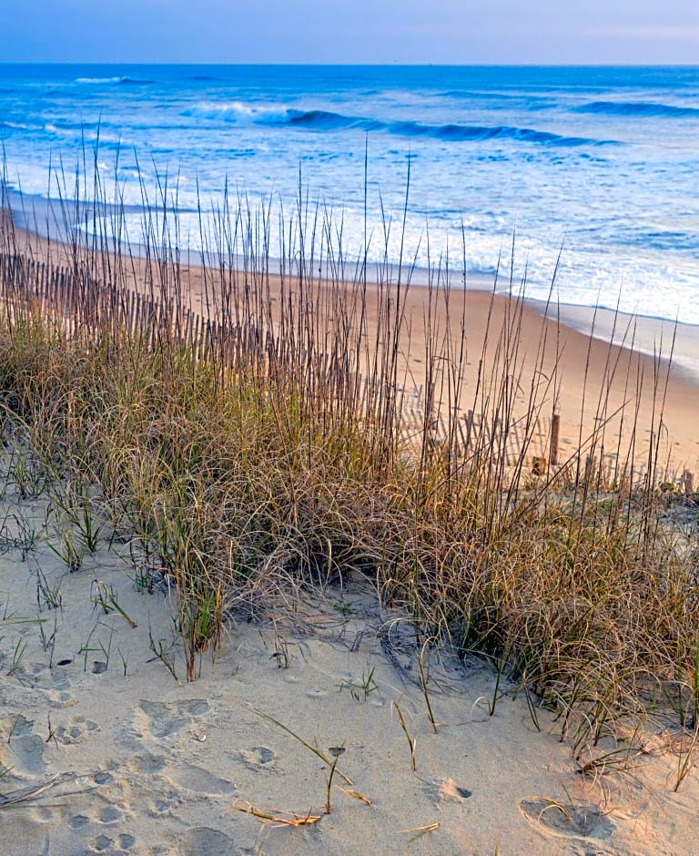 Holiday Inn Express Nags Head Oceanfront, an IHG Hotel