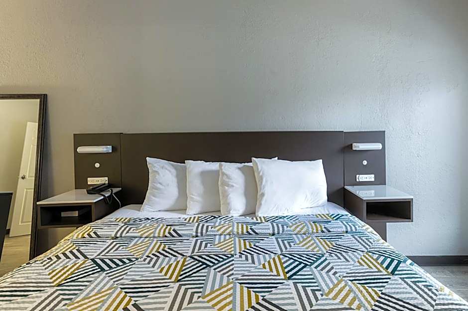 Studio 6 Suites Jacksonville, NC – Camp LeJeune
