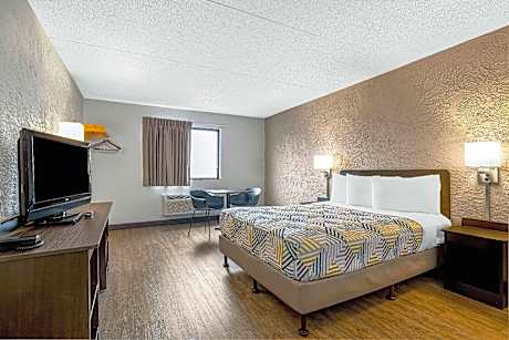 Queen Room - Non-Smoking