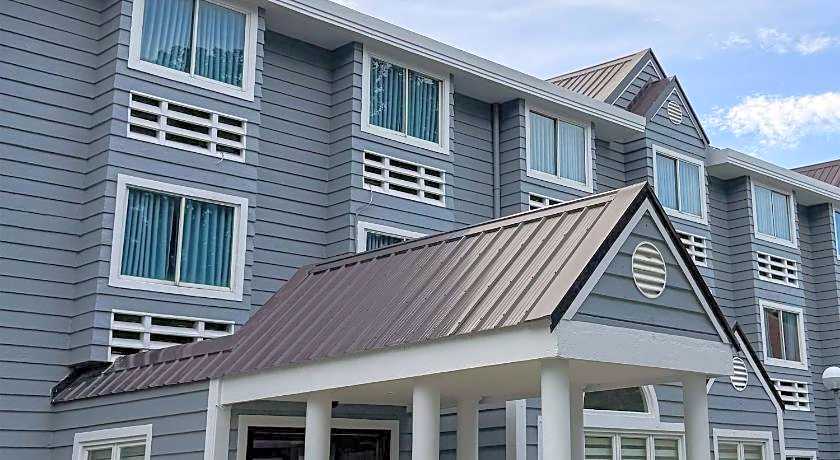 Microtel By Wyndham Eagle Ridge