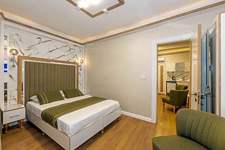 Deluxe Quadruple Room