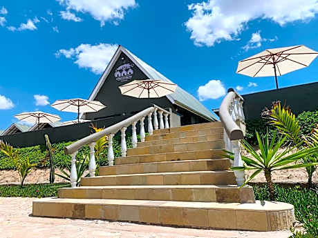 Outback Kenya Lodge