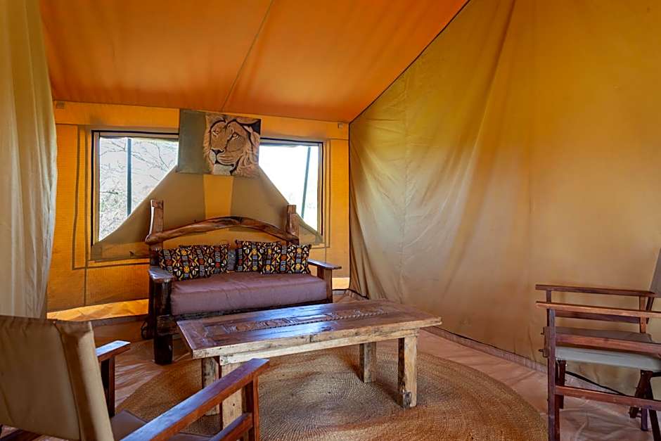 Gnu Ndutu Camp