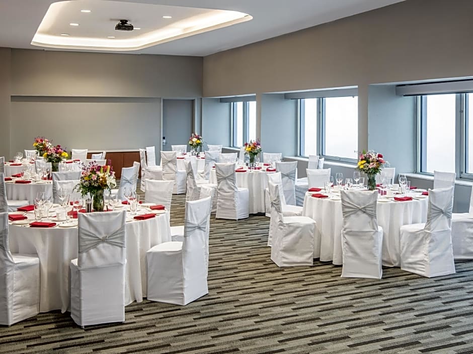 Crowne Plaza JFK Airport New York City, an IHG Hotel