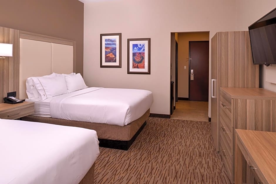 Holiday Inn Express & Suites Williams By IHG