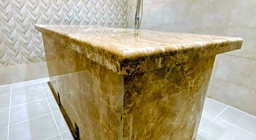 Naviti Warwick Dammam