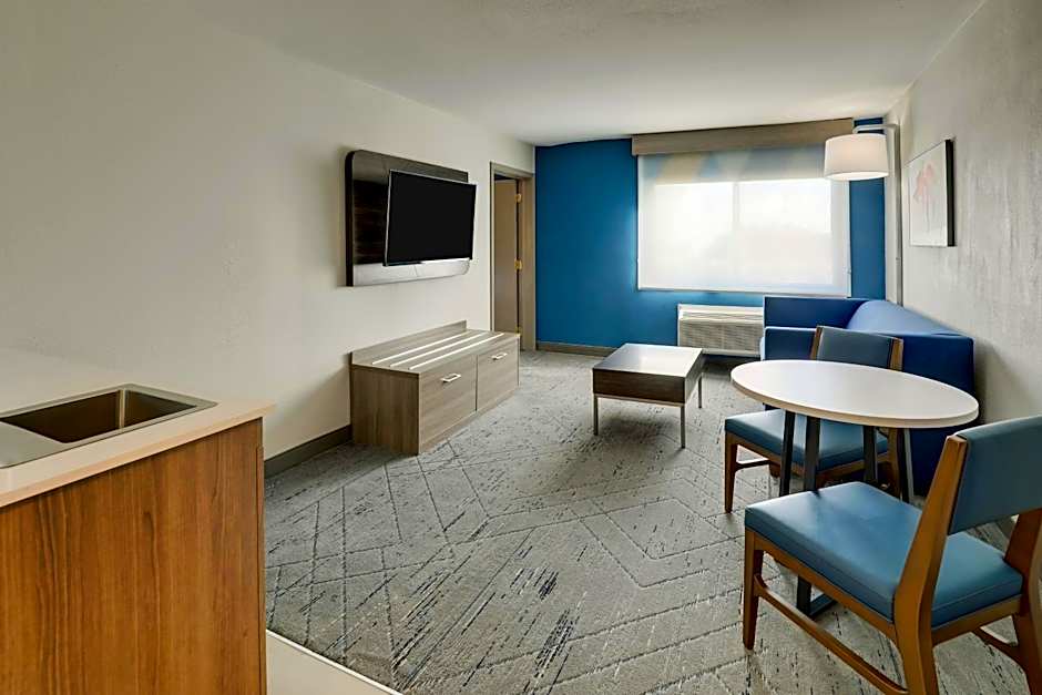 Holiday Inn Express Hotel & Suites Branson 76 Central By IHG