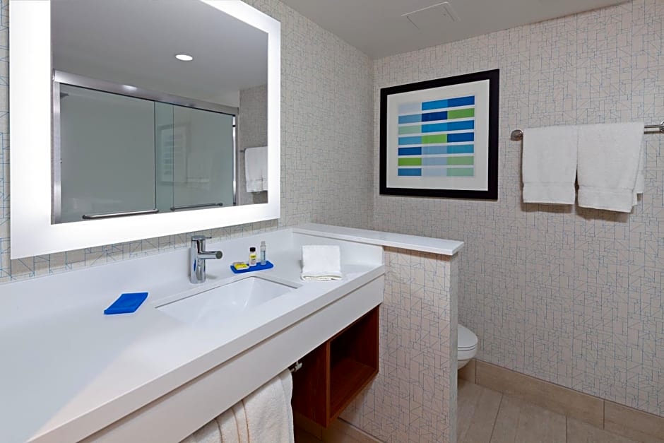 Holiday Inn Express Hotel & Suites Ventura Harbor, an IHG Hotel