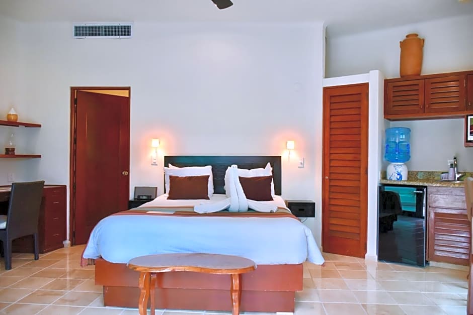 Playa Palms Beach Hotel