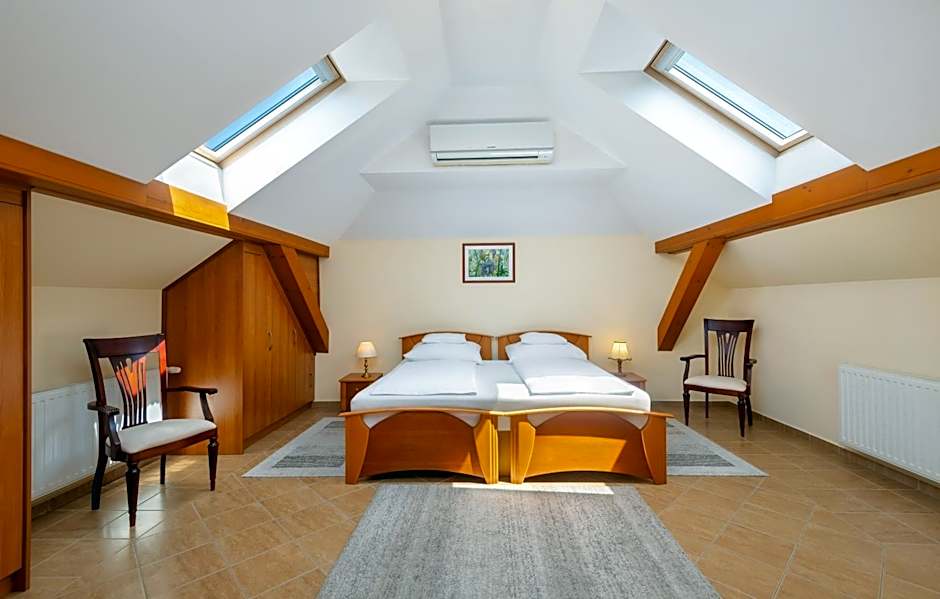 Gosztola Gyöngye-az erdő szállodája