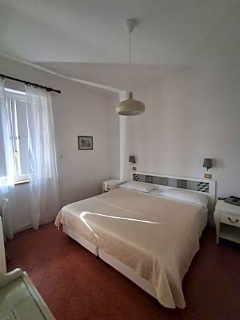Double or Twin Room with Sea View