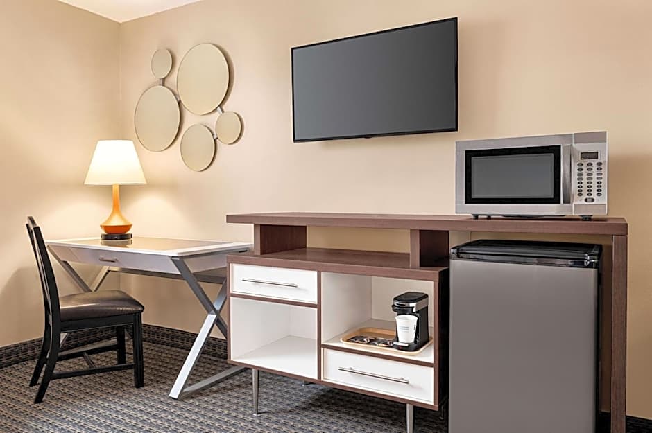 Howard Johnson by Wyndham Gravenhurst