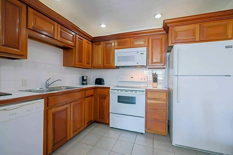 Best Western Grand Baymen Gardens