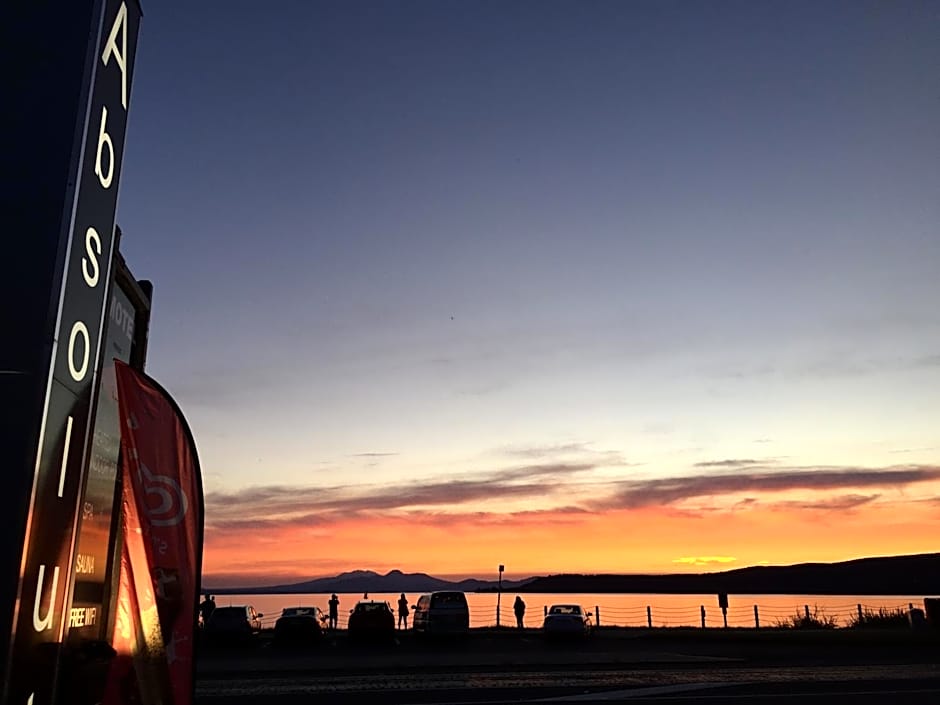 Absolute Lake View Motel