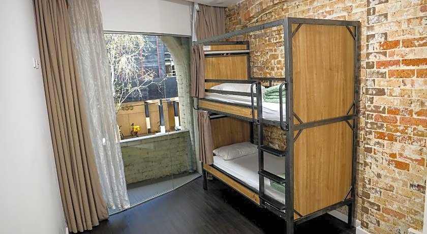 Base Sydney Hostel