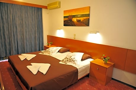 Double or twin garden view