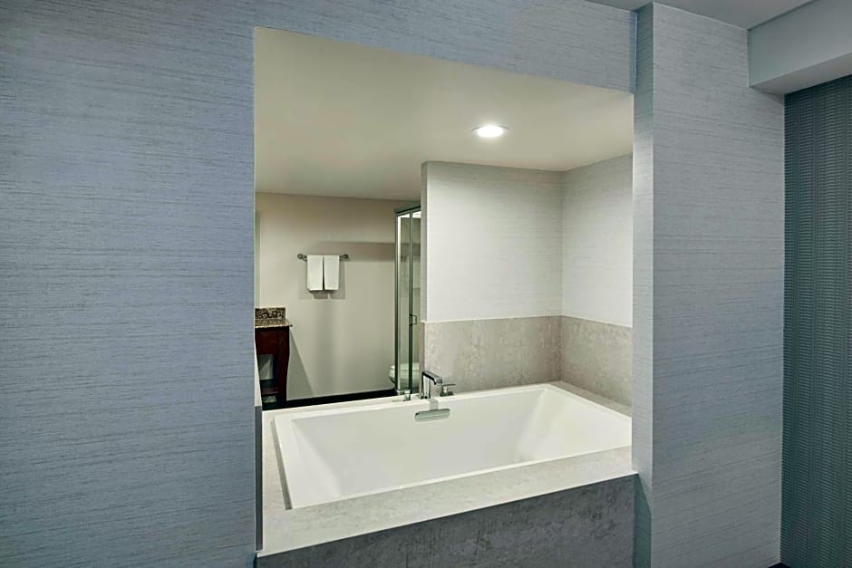 DoubleTree By Hilton Fullerton
