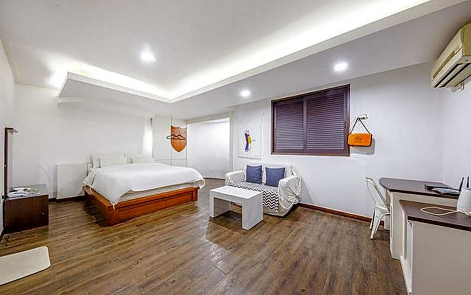 Daejeon Yongjeon Savoy – Daejeon, FL