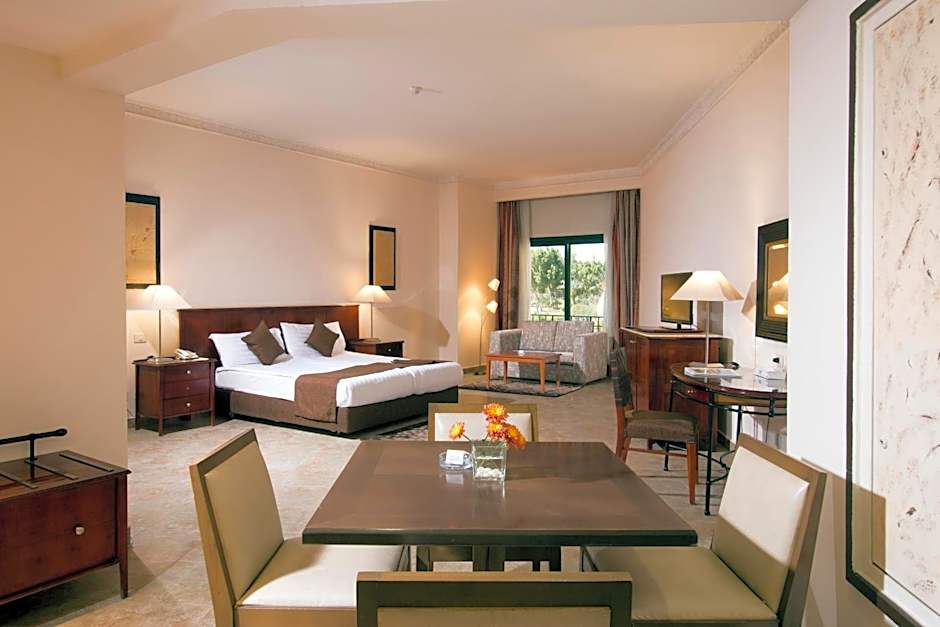 Swiss Inn Plaza Hotel