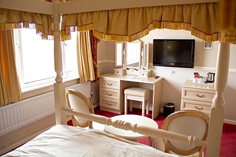 Superior Queen Room with River View