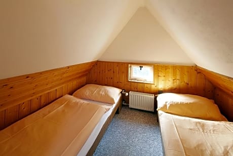 Twin Room with Shared Toilet