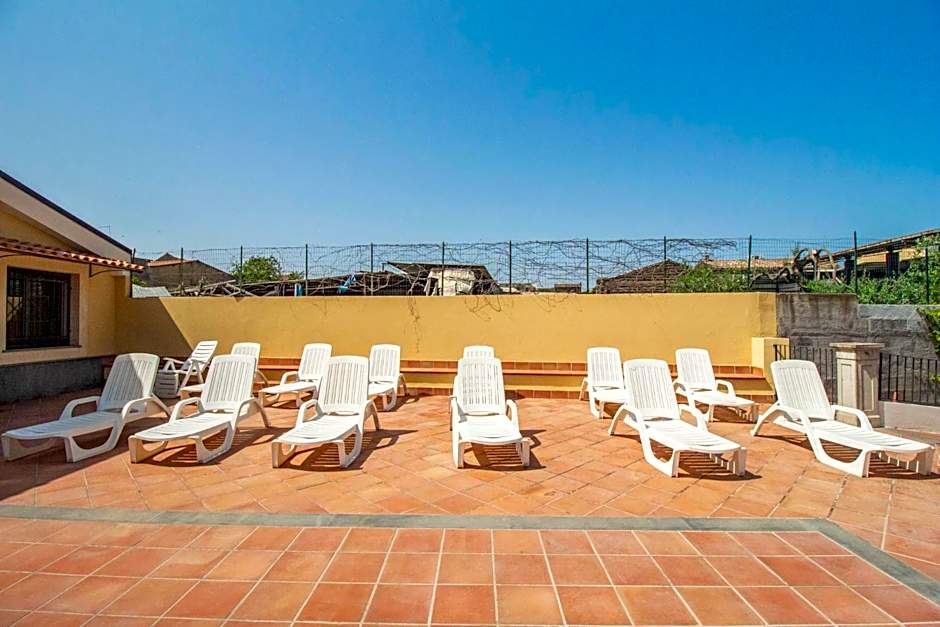 Royal Playa Suite and Apartament -private parking- self chek out
