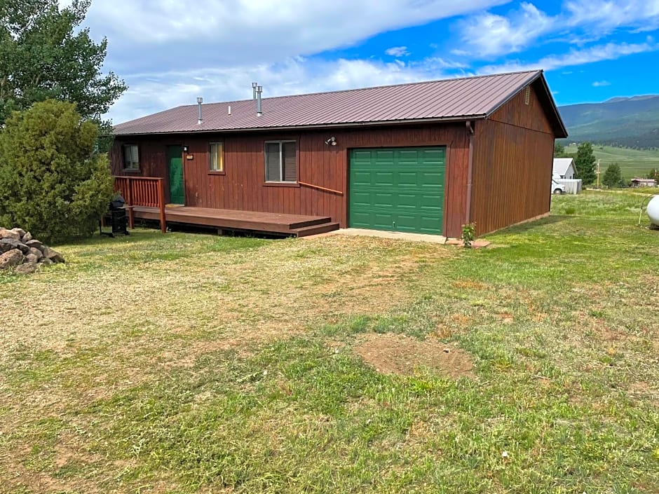 Eagle Nest Fly Shack & Lodge