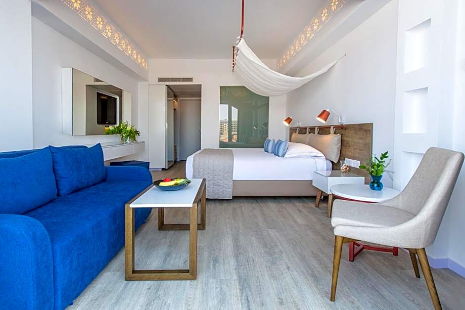 Lordos Beach Hotel & Spa