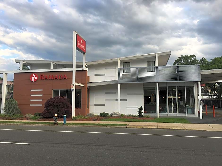 Ramada by Wyndham Rockville Centre