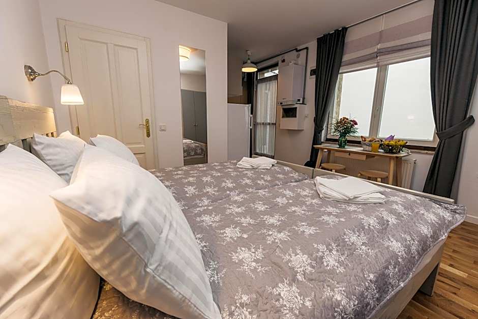 YellowBoot Aparthotel