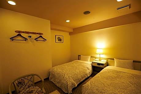 Standard Twin Room - Non-Smoking