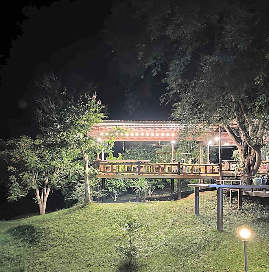 BaanRai KhunYa บ้านไร่คุณย่า