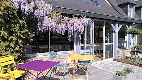 Logis Hôtel Lodge La Valette