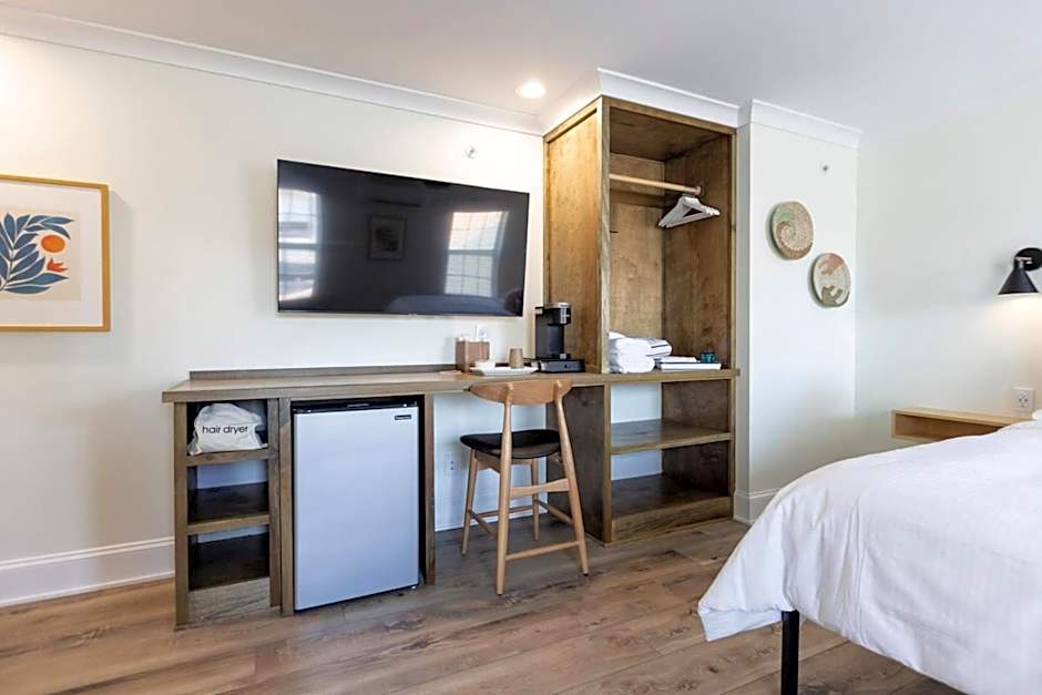 Albermarle #202 Inn at Old Beach