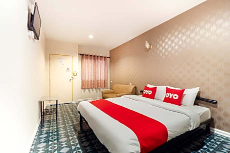 OYO 703 Koh Chang Riverside Resort