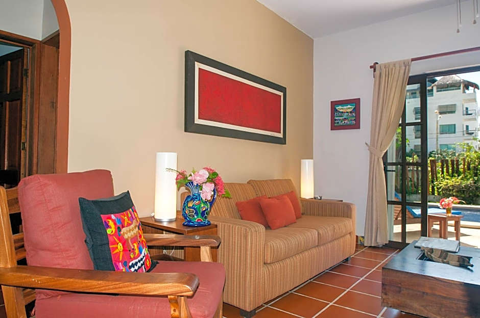 Casa Anita - Relaxing Home Steps from the Puerto Morelos Beach